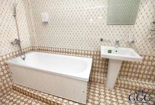 Отель GG Group Hotel Алматы Улучшенный двухместный номер с 1 кроватью-8